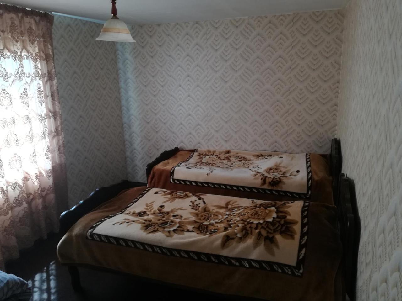 Levan&Megi Juta Buitenkant foto